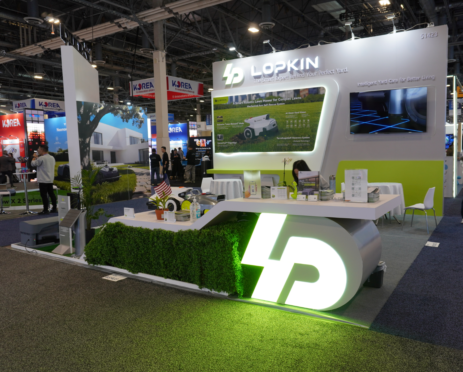 Wide view of the LOPKIN Robotics exhibition booth